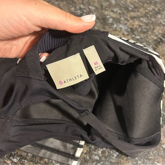 Athleta Ace Racer Back Tank Top Black White Stripes Tennis EUC XS - Picture 9 of 12